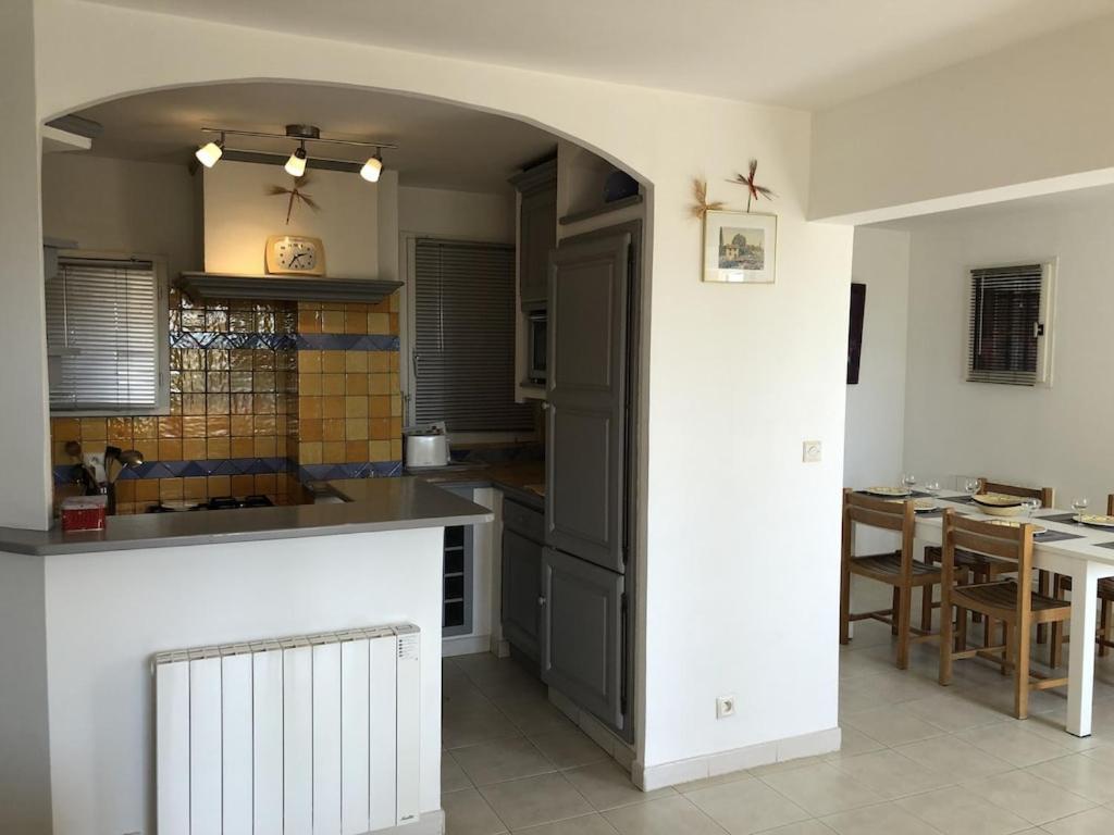 Appartement 60M2 - 2 Chambres A Une Minute Des Plages, Parking Prive Sausset-les-Pins Exterior photo