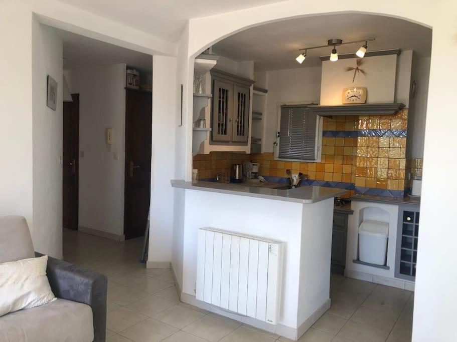 Appartement 60M2 - 2 Chambres A Une Minute Des Plages, Parking Prive Sausset-les-Pins Exterior photo